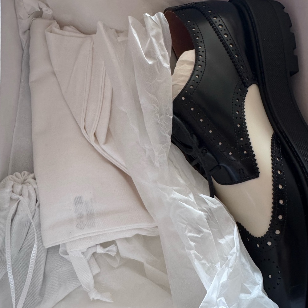Dior Black and White Women's Brogue Oxfords Shoes - Picture 8 of 9